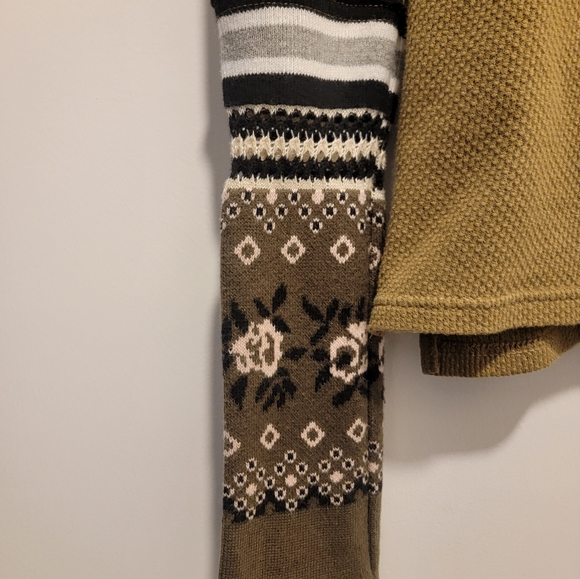 We The People long sleeve top. Sz Small. Gently Used. - Picture 3 of 3